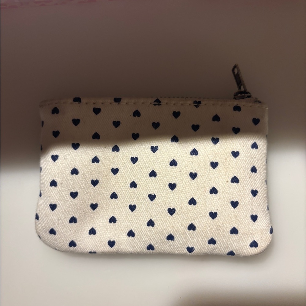 Brandy Melville heart pouch
